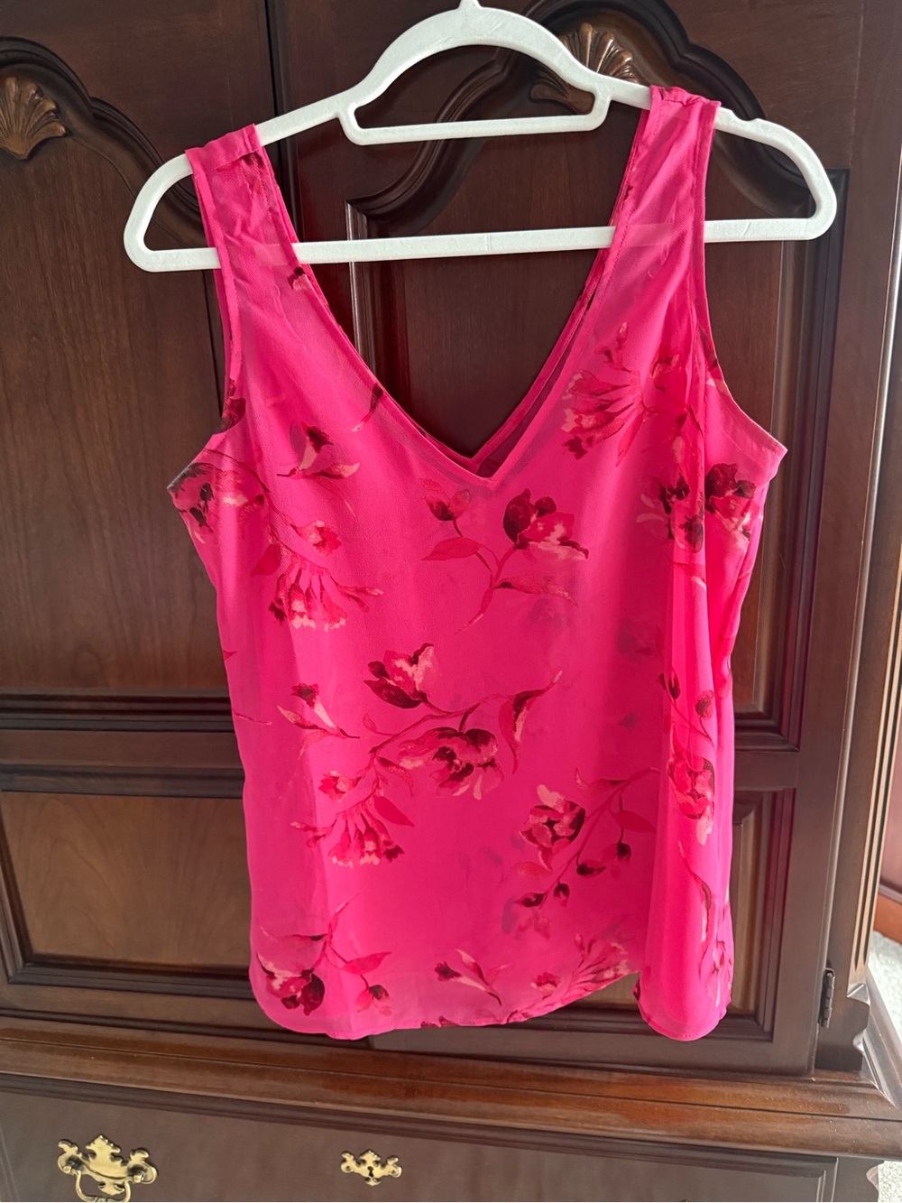 White House Black Market Pink Floral V-Neck Camisole Top Fully Lined